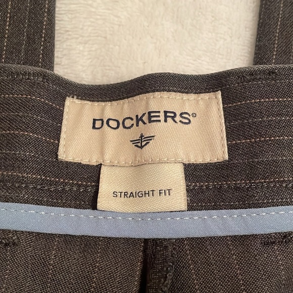 Mens Dockers Straight Fit Dress Pants, size 38 x 32 - Picture 3 of 6